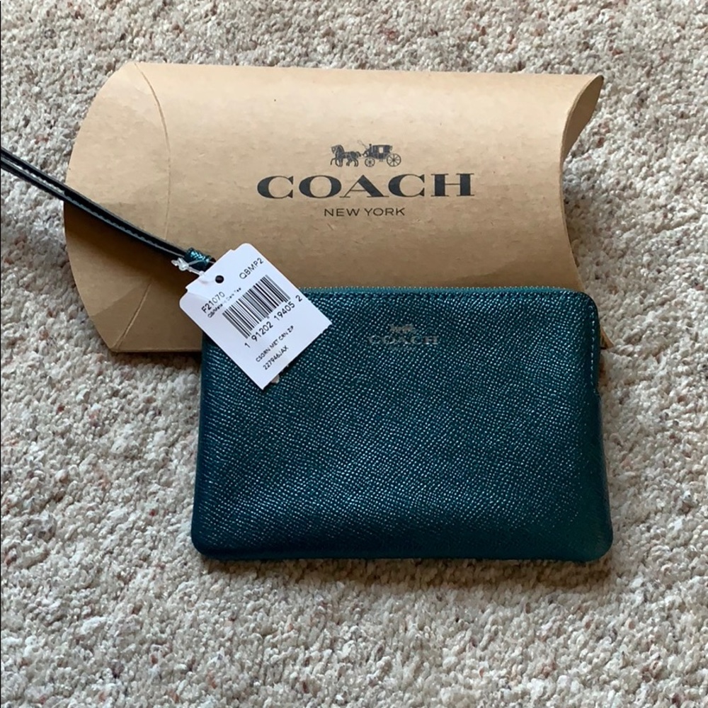 Coach Wristlet 💙